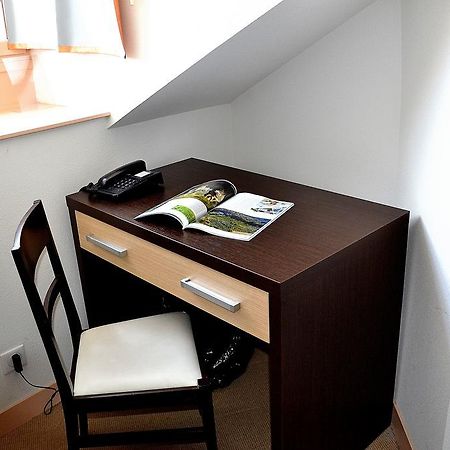 Hotel Les Bénédictins Limoges Esterno foto